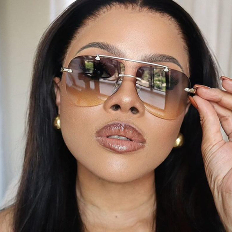 Damen elegante Piloten-Sonnenbrille mit UV-Schutz und reflektierenden Gläsern Karnz