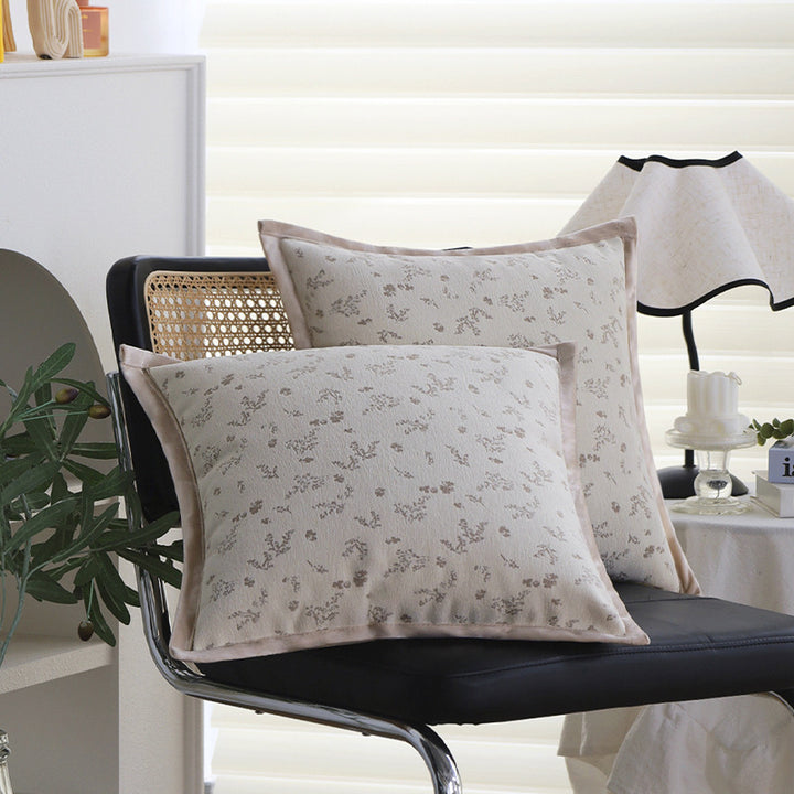 Elegantes Design Kissen mit floralem Muster
