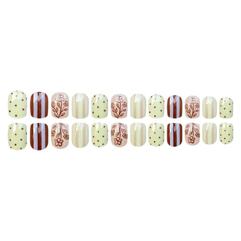 Kreative Nagelkunst Karnz