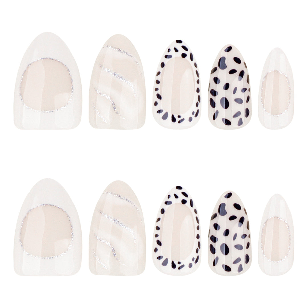 Trendige Nailart im kreativen Stiletto-Design Karnz