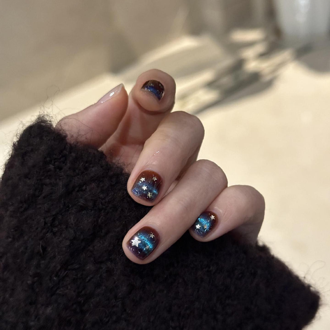 Glamouröse Kunstnägel mit Funkelndem Sternen-Design Karnz