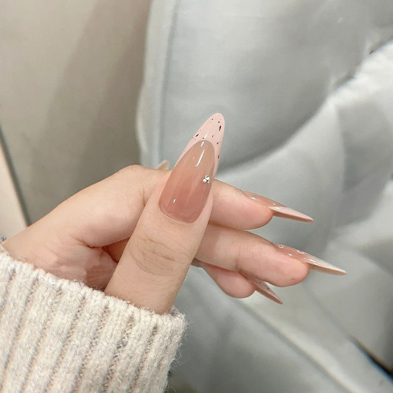 Elegante Kunstvoll Gestaltete Nagelverlängerungen Karnz