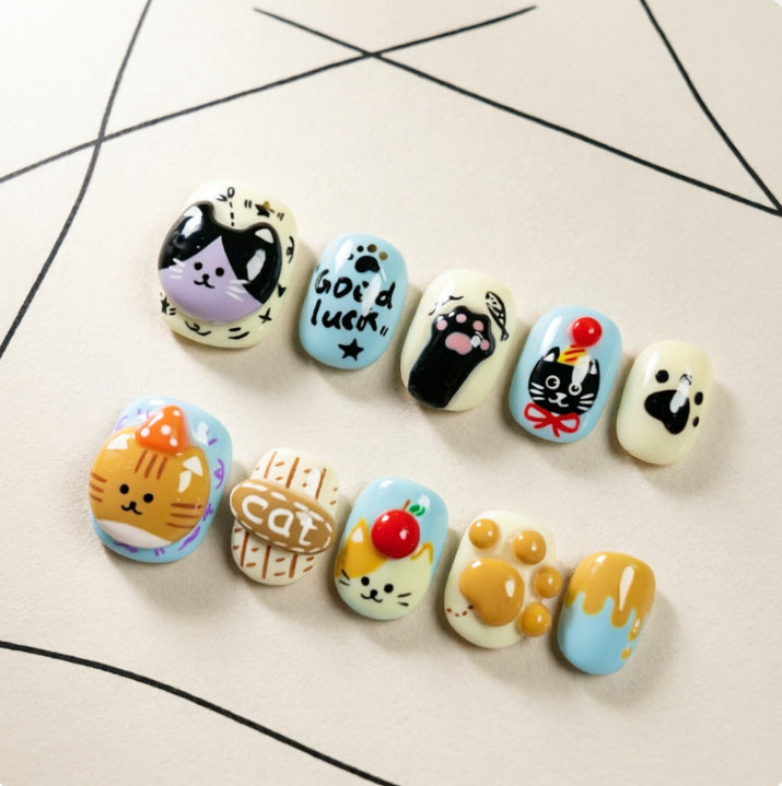 Künstlerische Nagelkunst Karnz