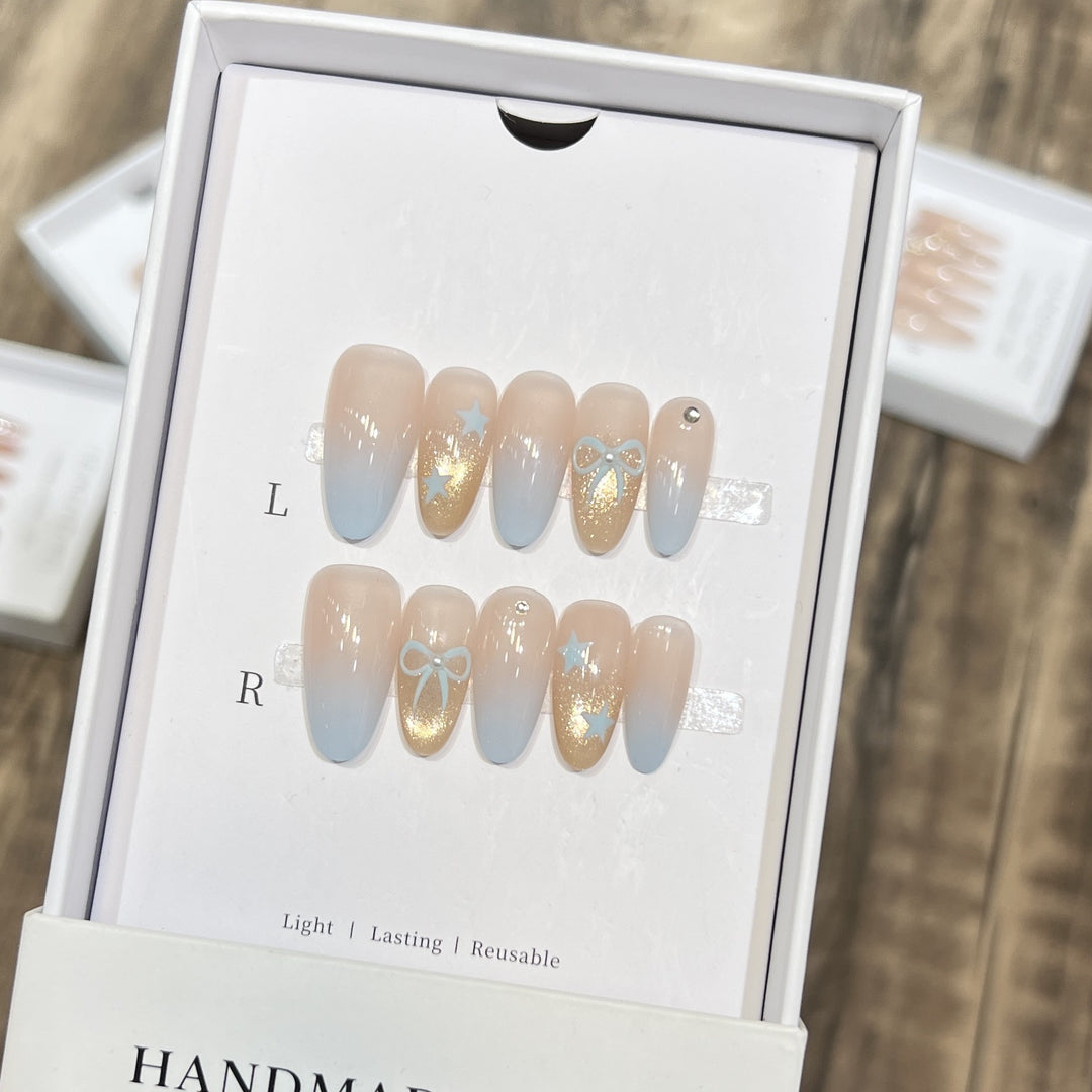 Dekorativer Press-On-Nagelsatz mit Glitzer und Schleifenakzenten Karnz