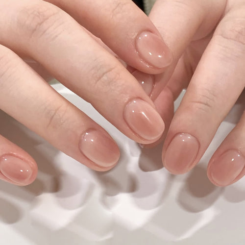 Künstliche Gel-Nägel mit elegantem Hochglanz-Finish Karnz