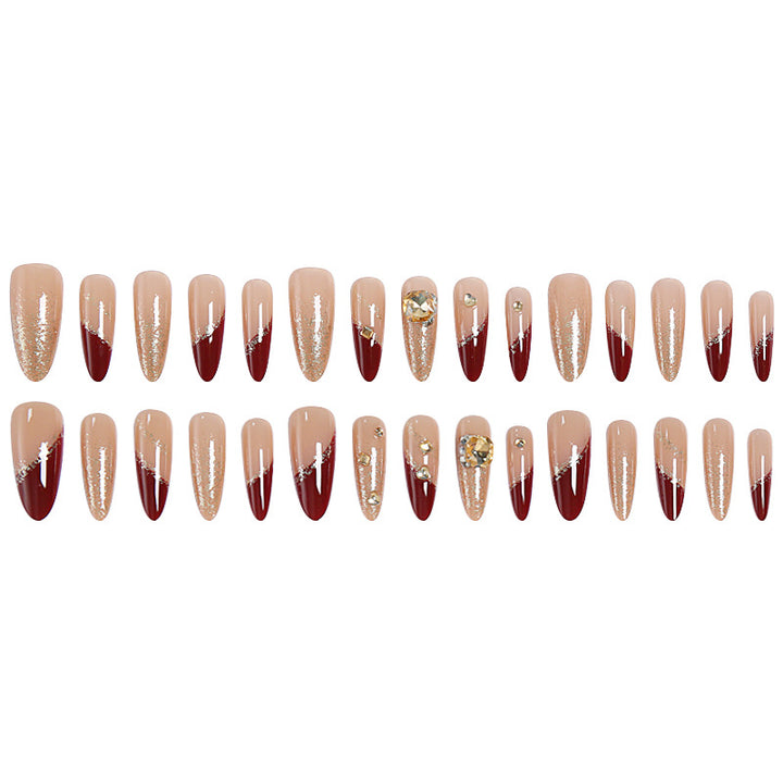 Kunstnagelset mit elegantem Glitzerdesign und exklusiven Verzierungen Karnz