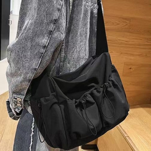Lässige Sling-Tasche Karnz