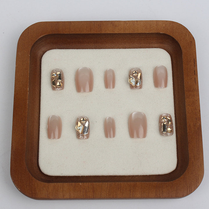 Glamouröse Press-On Nagelkunst mit Rhinestone-Akzenten