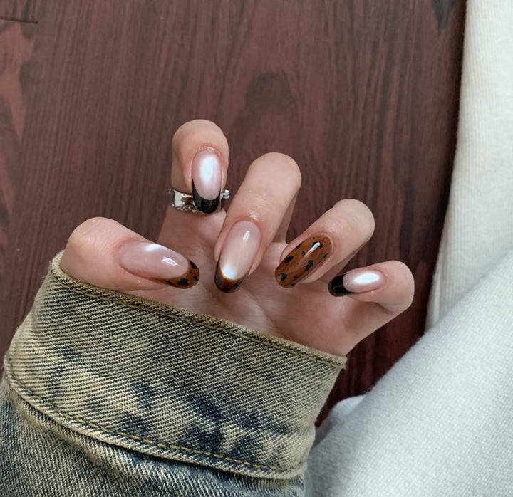 Künstlerische Ombre-Drucknägel mit kreativen Mustern Karnz