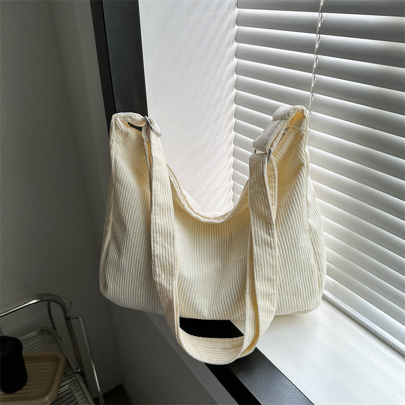 Moderne Hobo Schultertasche Karnz