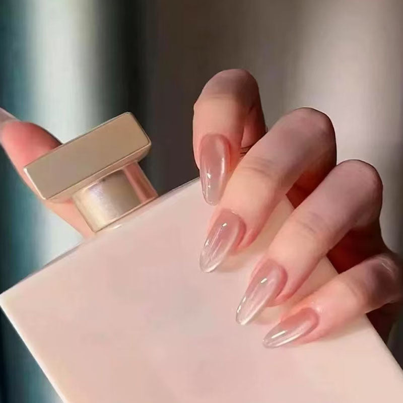 Elegantes Ombre-Nageldesign Karnz