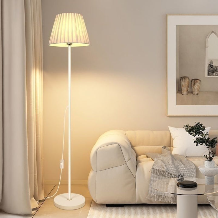 Elegante Minimalistische Stehlampe