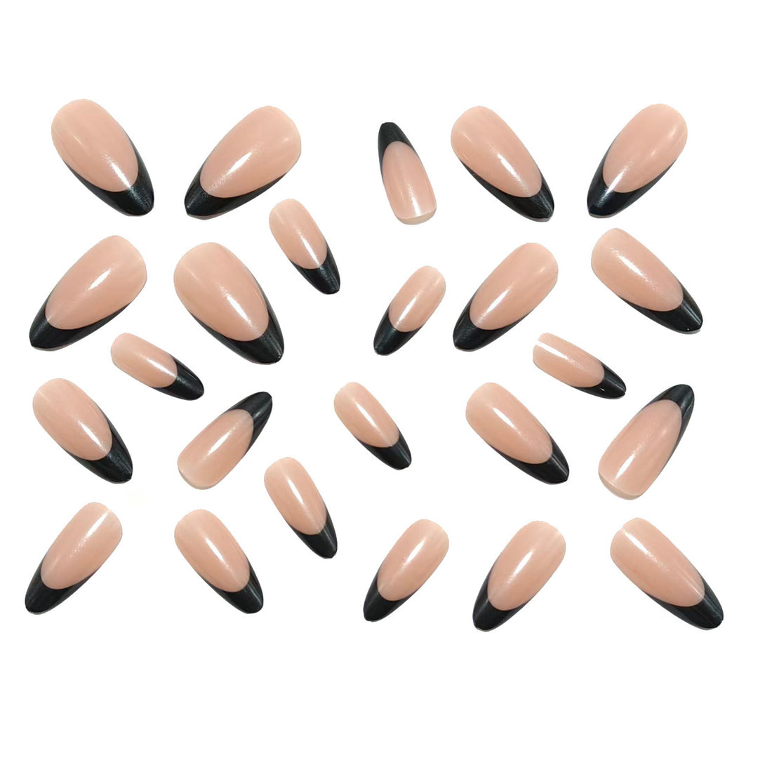 Elegante Kunstnägel mit Modernen Stiletto-Spitzen Karnz