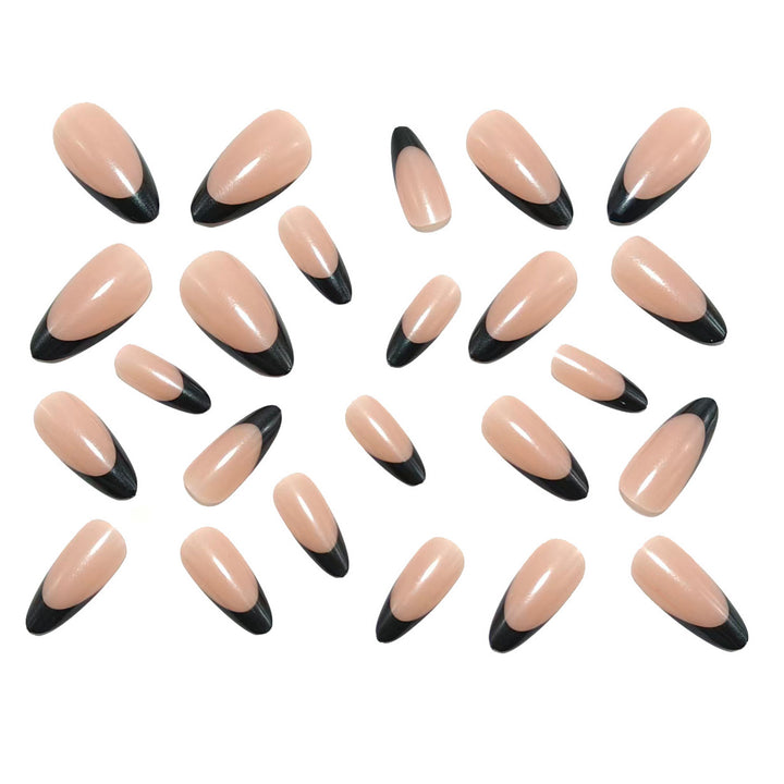 Elegante Kunstnägel mit Modernen Stiletto-Spitzen Karnz