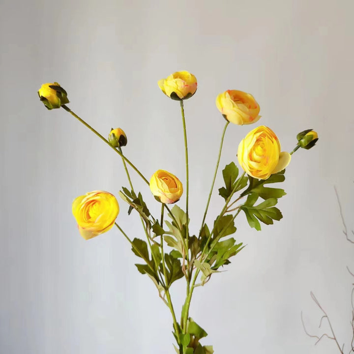 Realistische Ranunkulus Blumengesteck