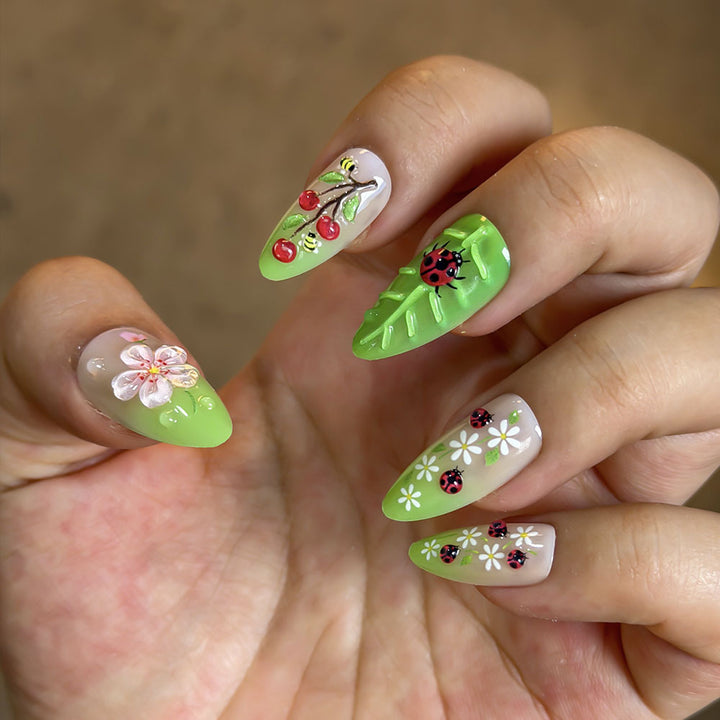 Botanisches Theme Press-On Nagelset Karnz