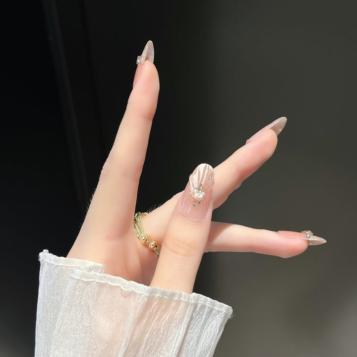 Dekorative Nagelkunst Karnz