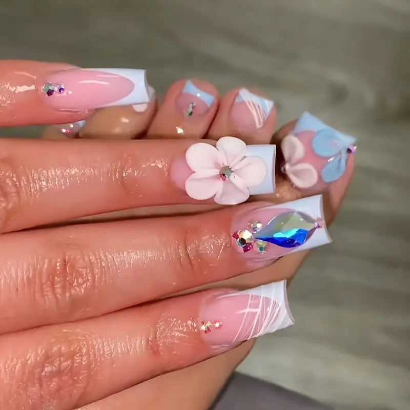 Dekorative Nagelkunst Karnz