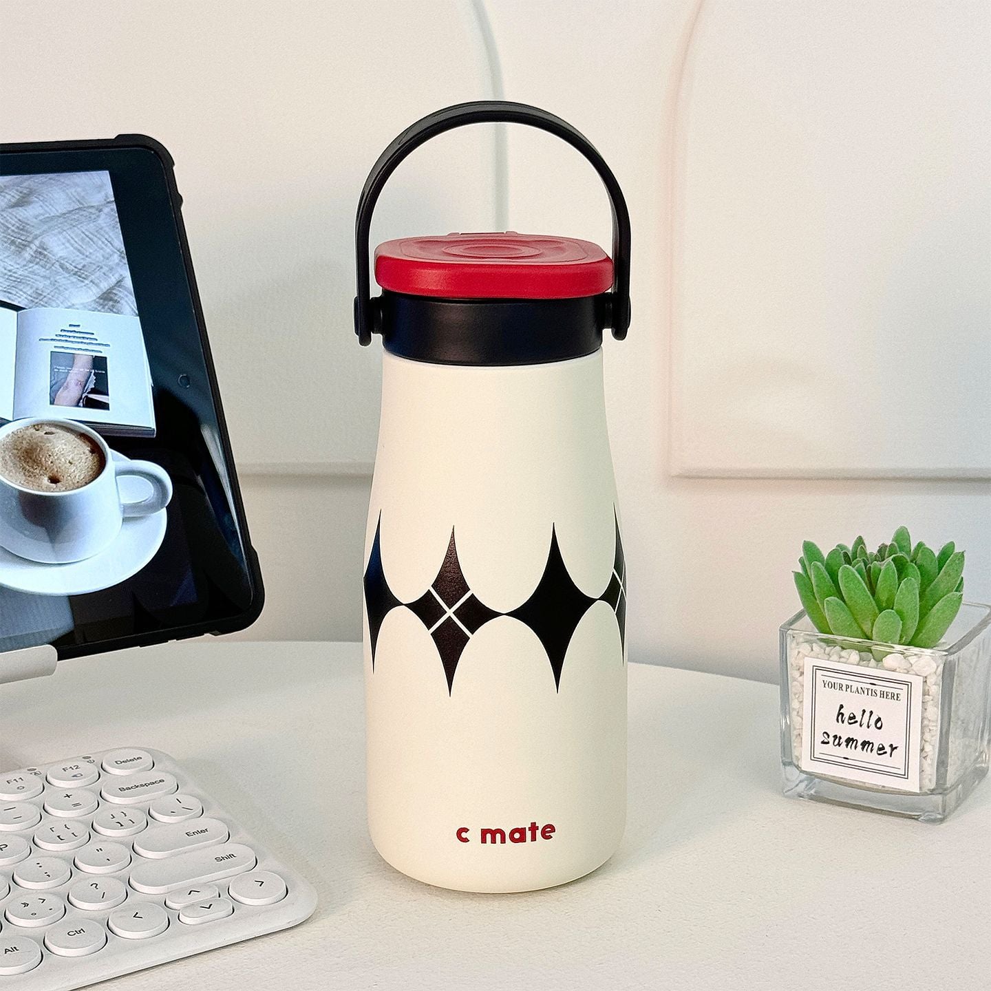 Damen Isolierte Trinkflasche mit praktischem Trageriemen Karnz