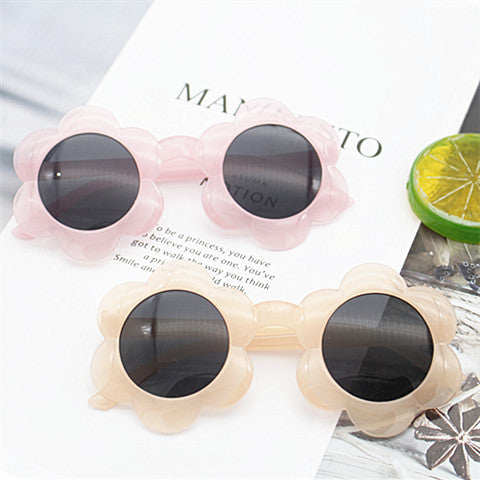 Damen Sonnenbrille im verspielten Blumenmuster Karnz