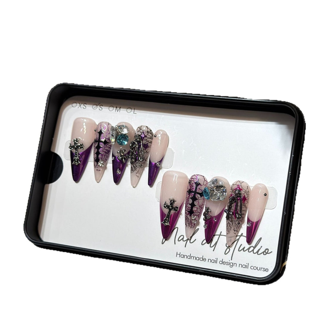 Künstlerisches Stiletto Presse-Nagelset mit einzigartigen Blumen- und Edelsteindetails Karnz