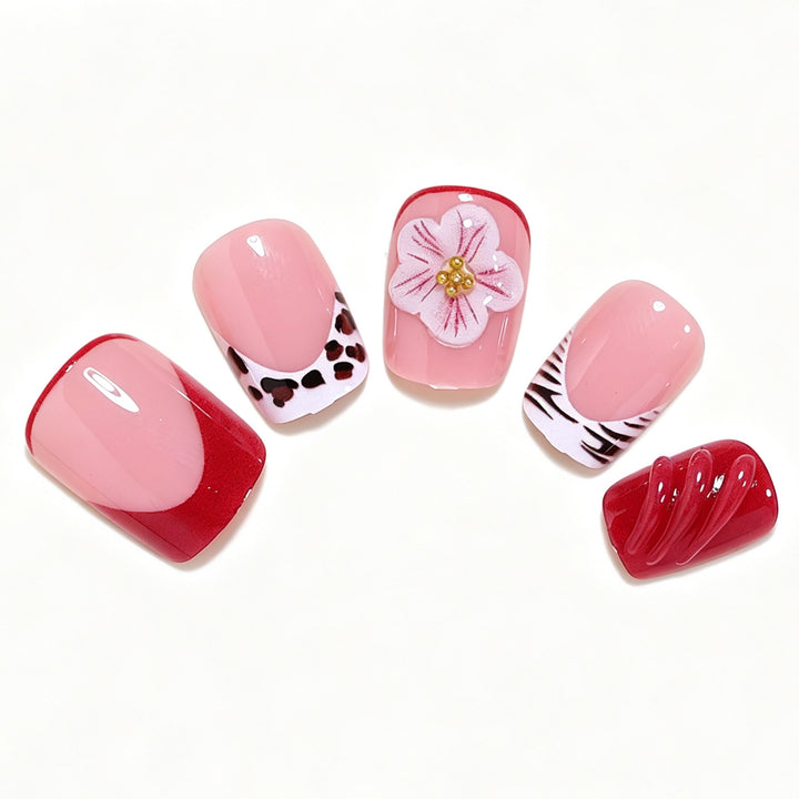 Dekoratives florales Press-On-Nagelkunst-Set Karnz