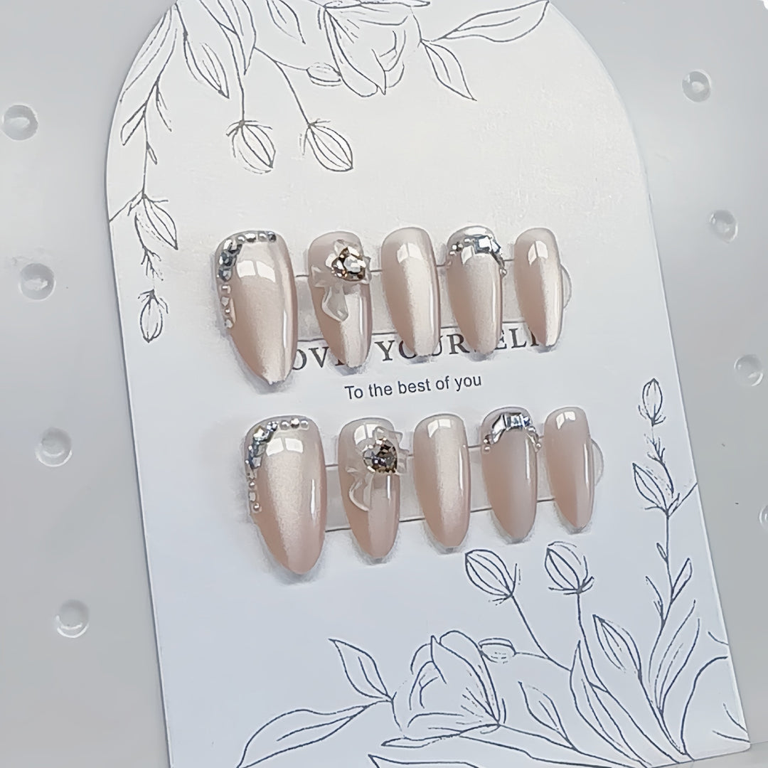 Elegantes Press-On Nagelkunst-Set Karnz