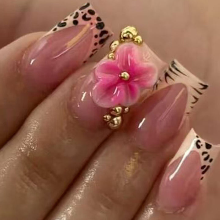 Dekorative Nagelkunst Karnz