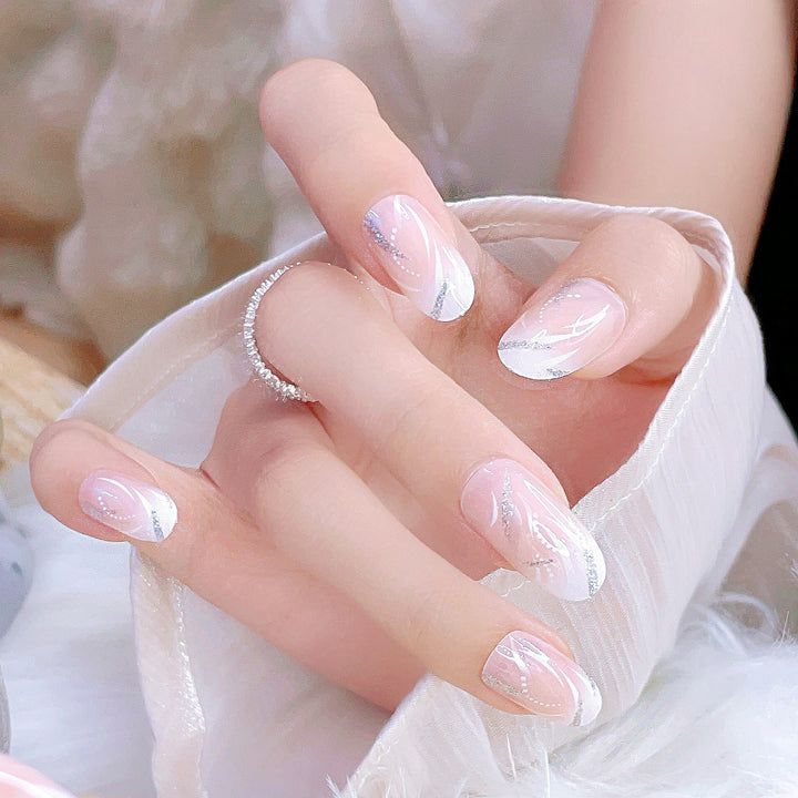 Elegantes Druck-Nagelset mit Strassdetails