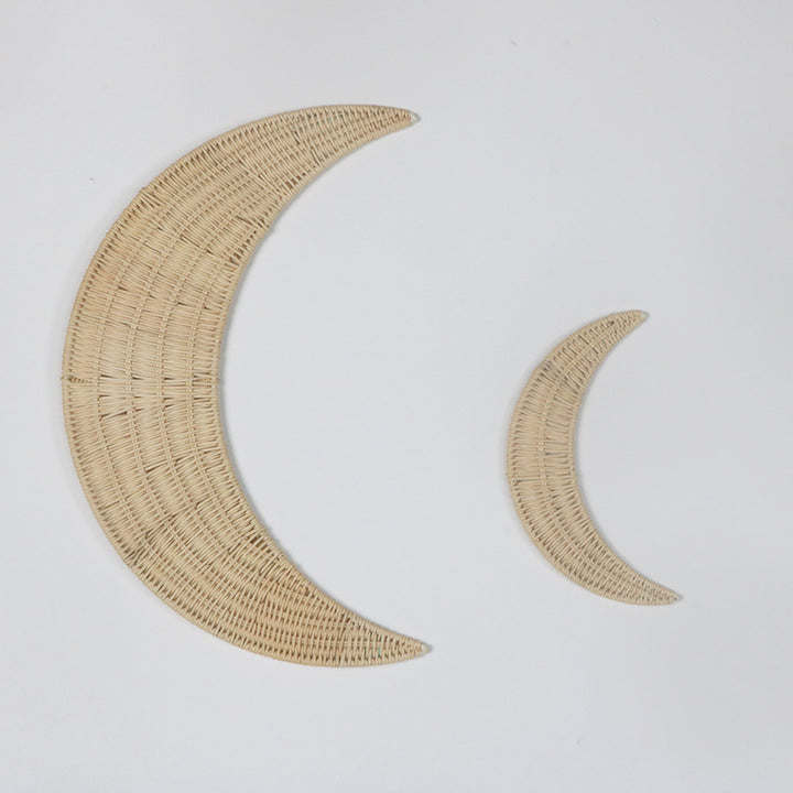 Wanddekoration aus handgewebtem Rattan im Monddesign Karnz
