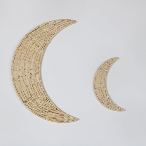 Wanddekoration aus handgewebtem Rattan im Monddesign Karnz