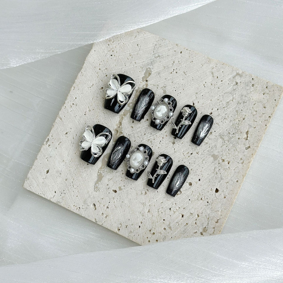 Herz dekoriertes Press-On Nagelset