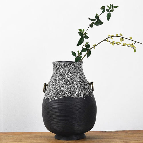 Künstlerische Keramikkanne