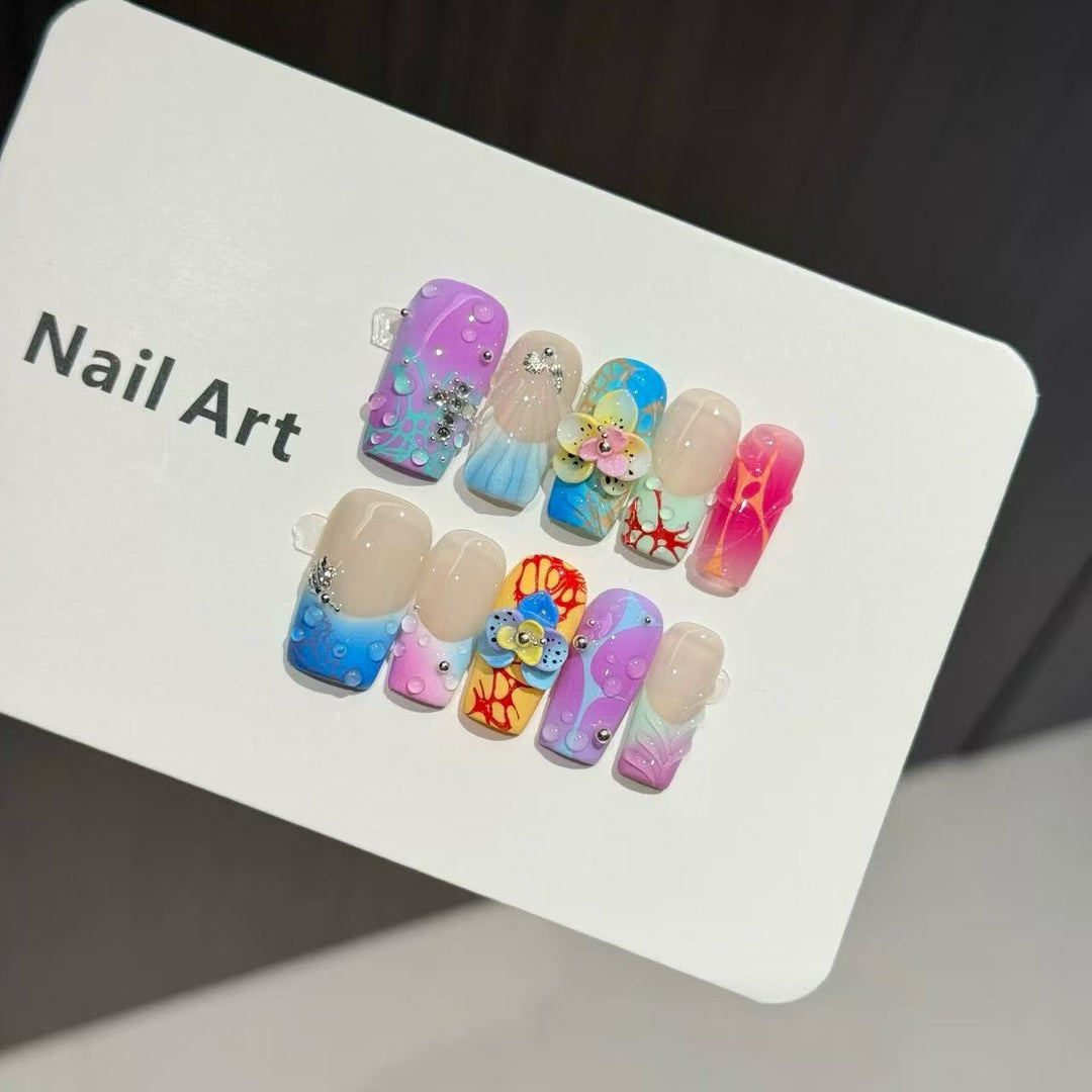 Künstlerisches blumenmotiviertes Press-On Nagelset