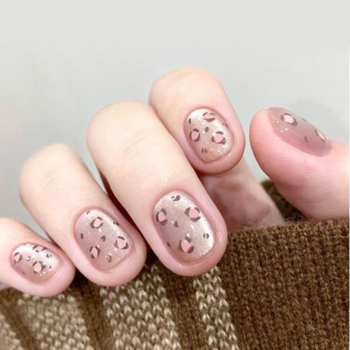Künstlerisches Press-On-Nagelset mit Leopardenmuster-Design Karnz
