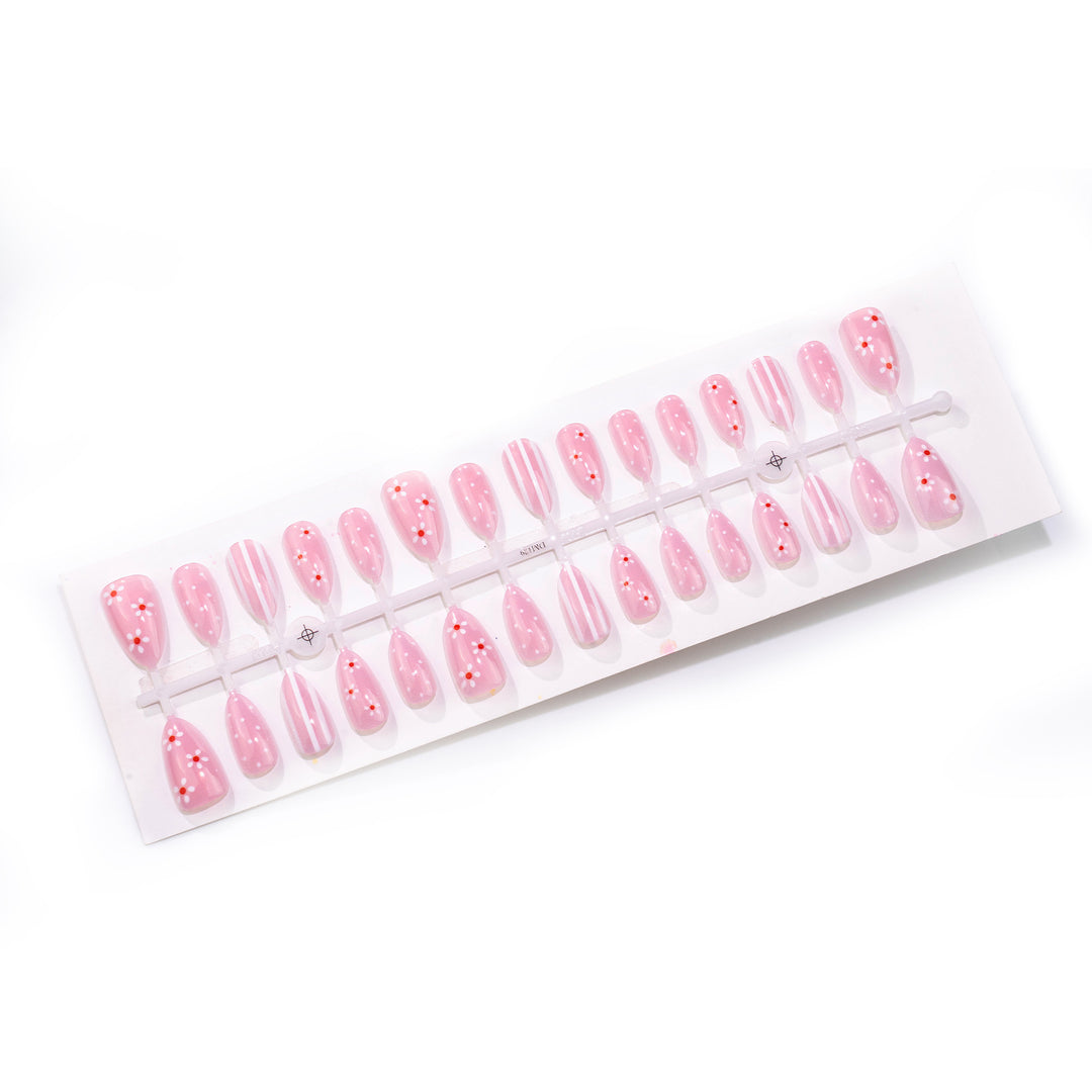 Dekoratives Floral Press-On Nagelset 1790736551