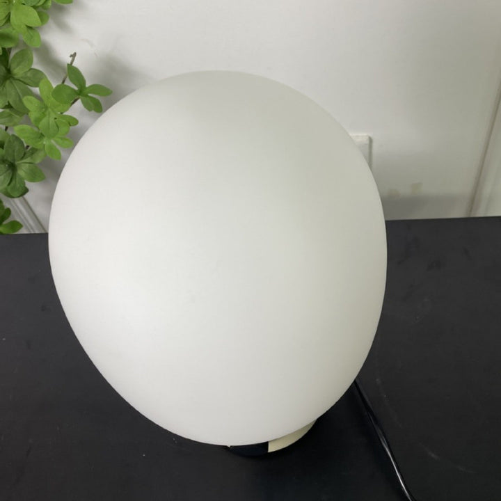 Moderne dekorative Tischlampe
