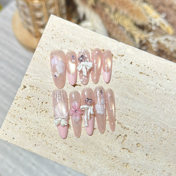 Dekoratives Stiletto Press-On Nagelkunst-Set mit elegantem Blumenmuster Karnz