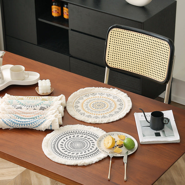 Rundes gewebtes Tisch-Platzset mit Fransenrand und Mandala-Jacquard