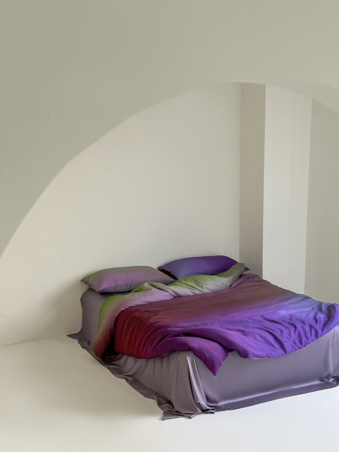 Bettwäsche-Set aus Satin mit sanftem Ombre-Farbverlauf und seidig-mattem Griff