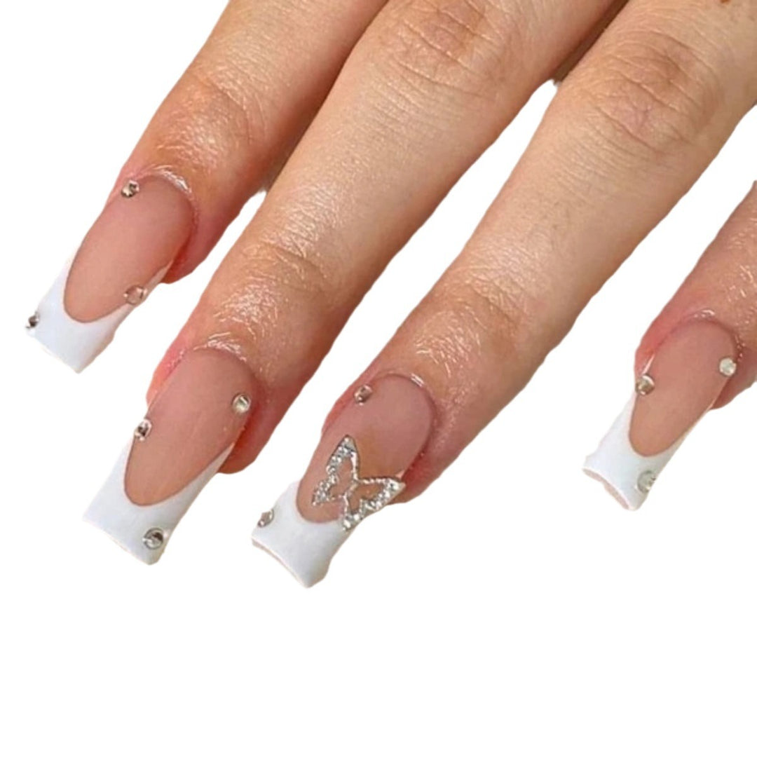 Elegante Stiletto-Nagelverlängerungen mit Strassakzenten Karnz