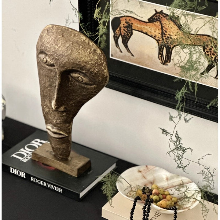 Stylische künstlerische Gesichts Skulptur