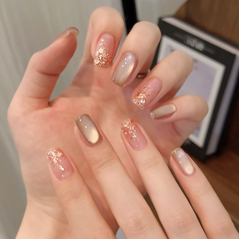 Dekorative Nagelkunst Karnz