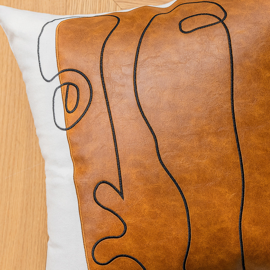 Kuschelkissen mit luxuriösem Fellbezug