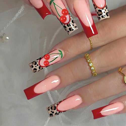 Künstlerische Cherry-Design Stiletto Press-On Nägel Karnz