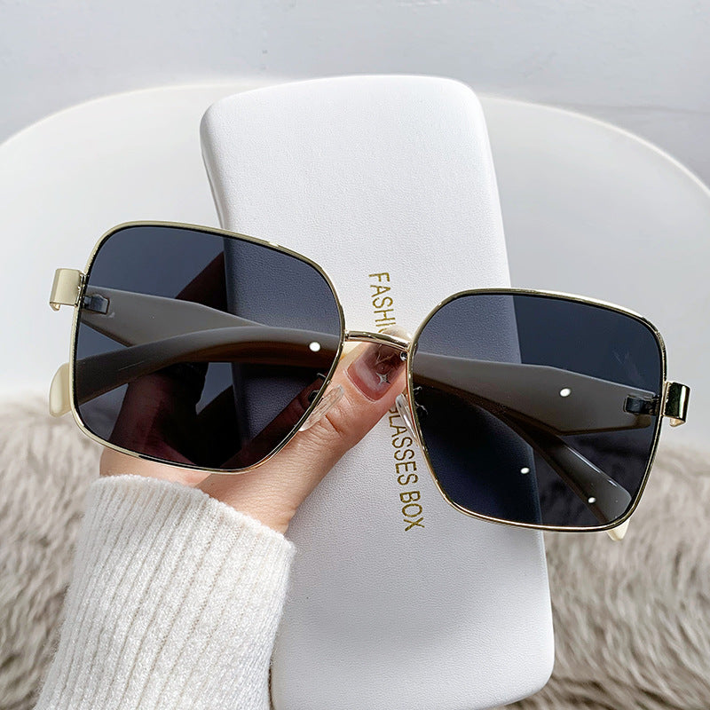 Damen stilvolle quadratische Sonnenbrille mit geschwungenem Rahmen Karnz