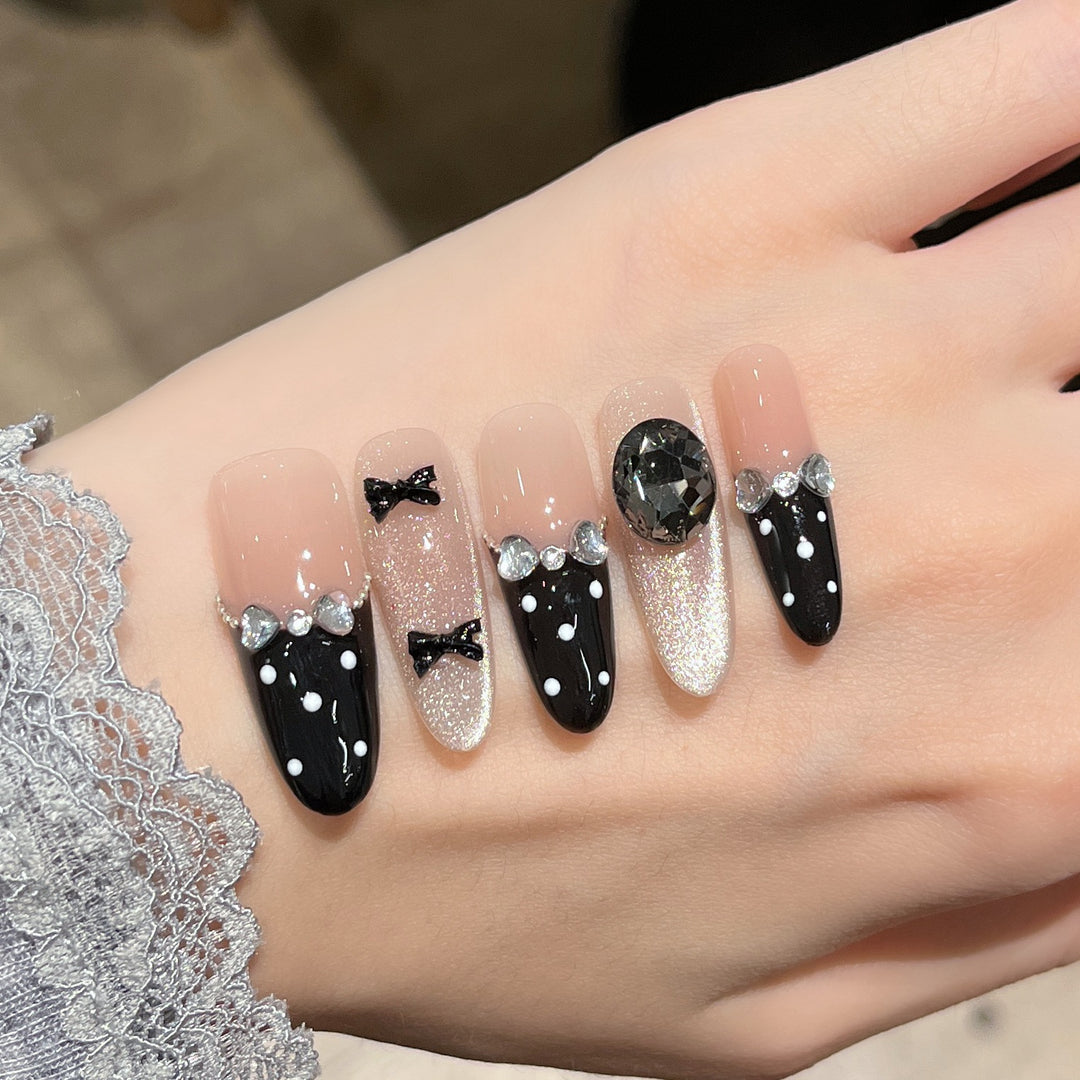 Dekorative mit Strass verzierte Press-On Nagelerweiterungen Karnz