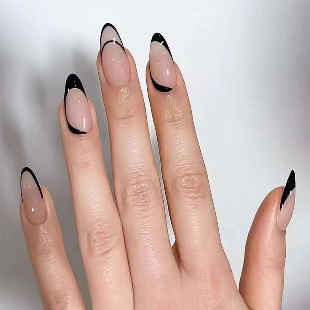 Elegante Stiletto Press-On Nagelset mit geometrischen Akzenten