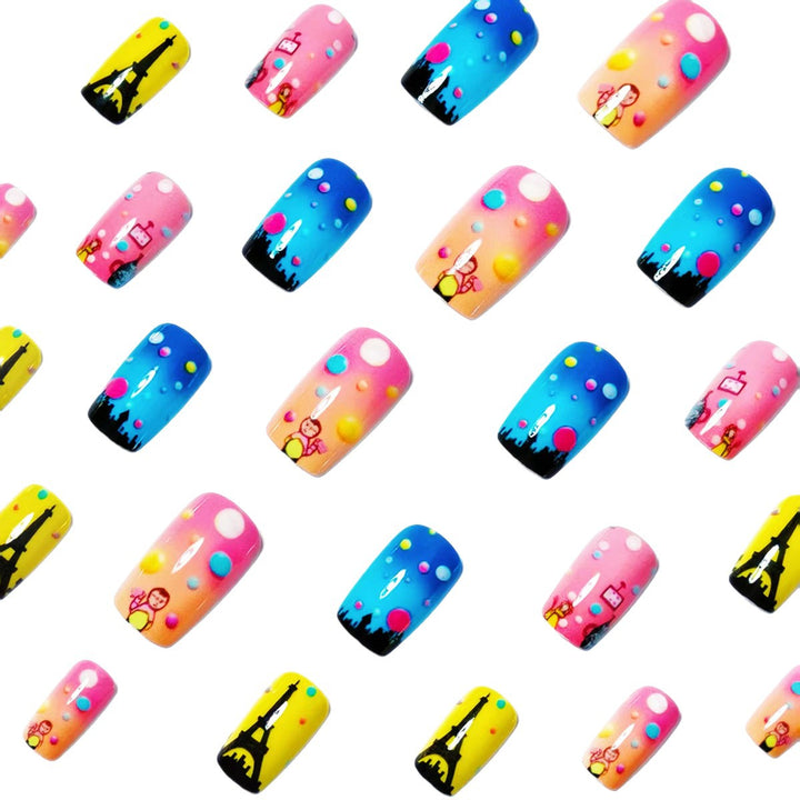 Kreative Nail Art mit Pariser Motiven Karnz
