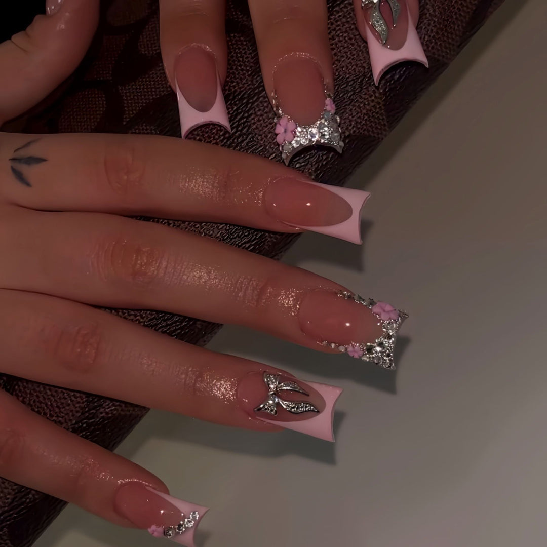 Elegante florale Strass Press-On Nägel Karnz